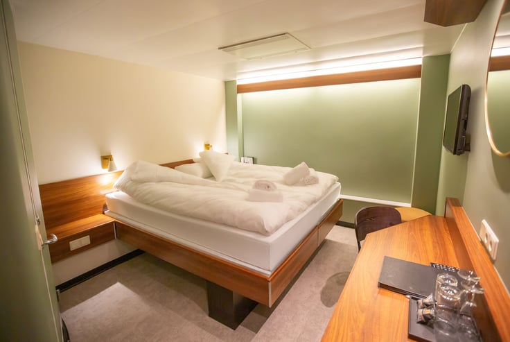 2-sengs Commodore Klasse lugar på Crown W2_WL