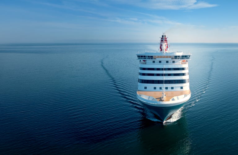 Skipet Nordic Crown til sjøs sett forfra